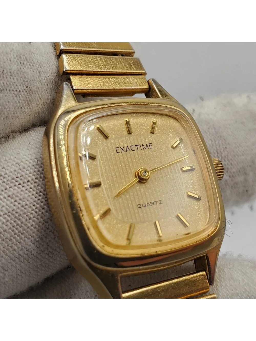 Exactime Quartz Watch Women 24mm Stretch Band Gold Tone New Battery
